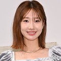 柏木由紀、ほっそり二の腕際立つノースリ衣装ショットに反響 ヘアチェンジも報告「スタイル抜群」「新しい髪型似合ってる」 画像
