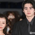 「藁にもすがる獣たち」公開初日舞台挨拶に出席した鈴鹿央士、森七菜（C）モデルプレス