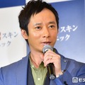 いしだ壱成、恋人＆妹・すみれとディズニー満喫 3ショットに反響「すごく楽しそうでほっこり」「美男美女」 画像