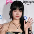 LE SSERAFIMウンチェ、ビッグTシャツから圧巻美脚輝く「身体の半分以上脚」「ビジュ最強」とファン驚き 画像