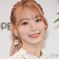 LE SSERAFIMサクラ、フーディ×ショーパン姿で美脚スラリ「脚のラインが綺麗すぎる」「さすがの着こなし」と反響 画像