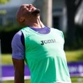 選手兼監督のコンパニ、初試合で献上した「つらい２失点」がこれ