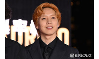 坂東龍汰、雰囲気ガラリなオレンジ髪でイベント登場 ファンの歓声に笑顔で対応【黒牢城】 画像