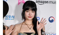 LE SSERAFIMウンチェ、ビッグTシャツから圧巻美脚輝く「身体の半分以上脚」「ビジュ最強」とファン驚き 画像