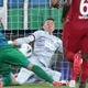 「スネ破壊の瞬間」が衝撃…長友同僚GKムスレラ、救急車で運ばれる 画像