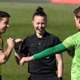 英プロリーグ、初めて「女性が主審を担当」！歴史的ジャッジが話題 画像
