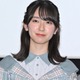 日向坂46金村美玖“超ミニ丈”サンタ姿で美脚大胆披露「可愛すぎる」「スタイル抜群」と話題 画像
