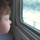 【電車で】4歳くらいの男の子「なんで電車は歩かないの？」…可愛すぎる親子のやりとりに「周りも思わず笑顔に」 画像