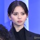 齋藤飛鳥、撮影現場で口説かれる マドンナ的存在に「楽しく撮影しております」【ライオンの隠れ家】 画像