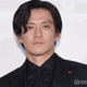 小栗旬、コロナ発生時は海外に きついロックダウン経験「ものすごい不安の中にいた」【フロントライン】 画像