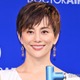 米倉涼子、ウエスト＆美背中大胆披露 モノトーン衣装姿に「圧倒的な美しさ」「肩甲骨が綺麗」の声 画像