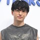 GENERATIONS佐野玲於「日本語喋れます」と笑い誘う 鍛え上げられた二の腕際立つ夏コーデ【GUESS JEANS】 画像