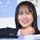 本田紗来、色白美脚際立つミニスカ姿「脚細くて綺麗」「流し前髪似合ってる」の声 画像
