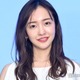 板野友美、膝上ミニ丈からスラリ美脚「ギャルっぽくて可愛い」「脚まっすぐ」 画像