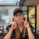 川栄李奈、ハイトーンロングヘアでのダブルピースSHOTに「新鮮」「めっちゃ似合ってます」の声 画像
