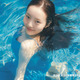 本田真凜、濡れ髪が美しいドレス姿のプールSHOTに釘付け！夏らしい装いでヘルシーボディを披露 画像