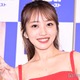 AKB48向井地美音、美肩＆ウエスト際立つオフショル姿 “ギャル風”コーデに「可愛すぎる」「スタイル抜群」と反響 画像