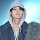 松本怜生、茶髪ロング×ばっちりメイクの女装姿「ギャルめな上目遣い失礼します」 画像