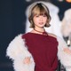 フォーエイト48あみか、ミニスカ制服×ルーズソックスで美脚際立つ「似合いすぎ」「メガネ新鮮」の声 画像