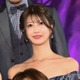 ABEMA瀧山あかねアナ、タイトミニTでへそ出し「目の保養」「スタイルよくて綺麗」の声 画像