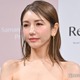 美香「50歳。毎日毎日パーティー」ミニスカ姿でスラリ美脚披露「若々しい」「スタイル抜群」 画像
