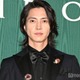 山下智久、ネイビースーツで圧巻スタイル披露「演劇と音楽の活動をさせていただいたので」今後の展望語る【ブルガリ展覧会フォトコール第一夜】 画像
