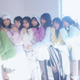 櫻坂46の4期生が仲良くぎゅっと密着！きれい色ニットを着こなしガーリーな魅力が満開 画像