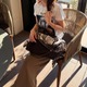 秋のTシャツコーデ。ロゴT×ブラウンスカートで作る大人の余裕スタイル【40代の毎日コーデ】 画像