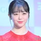 峯岸みなみ、1歳娘が牛乳デビュー 2ショット公開に「ママの表情」「お子さんの口元可愛い」の声 画像