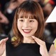 平野綾、胸元大胆開放のドレス姿 タイのクリスマス満喫ショットに「妖精みたい」「ゴージャス」と反響 画像
