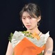 元日向坂46高本彩花、純白コーデで美脚スラリ 韓国満喫ショットに「スタイル抜群」「雪の妖精」と反響 画像