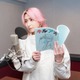Snow Man佐久間大介「キルアオ」古波鮫シン役で出演決定 ピンクヘアがキャラとリンクしたアフレコ姿も 画像