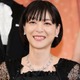 上野樹里、ショーパン×黒タイツで美脚際立つ「着こなしお洒落」「スタイル抜群」と反響 画像