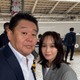 元横綱・花田虎上氏の妻、ハワイでの家族4ショット披露「理想の夫婦」「お子さん大きくなってる」と反響 画像