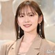 鈴木愛理、美脚際立つアシンメトリースカート姿に熱視線「脚長すぎて二度見」「顔の小ささに驚き」 画像