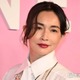 長谷川京子、ショートトレンチから美脚スラリ「美しすぎる」「時が止まってる？」と驚きの声 画像
