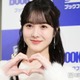 本田紗来、スラリ美脚際立つミニスカコーデ公開「大人っぽい雰囲気が新鮮」「綺麗に着こなしててさすが」の声 画像