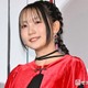 幾田りら、ミニスカ衣装から美脚際立つ ソロツアーオフショットに「スタイルいい」「眩しいくらいの透明感」の声 画像