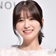 長濱ねる、レースシャツ×ミニボトムで美脚スラリ「美しさに目が釘付け」「知的な雰囲気でおしゃれ」の声 画像