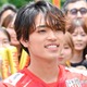 timelesz原嘉孝、石川祐希選手の強烈スパイク直撃で吹っ飛ぶ「思い出として墓場まで持っていきます」 画像