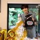 SixTONES松村北斗、バースデーサプライズに笑顔 岡崎紗絵らが祝福【告白－25年目の秘密－】 画像
