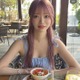 “TikTokで顔バレ”「可愛すぎる」と話題の炊飯器ギャル、結婚発表 前撮りウエディングフォト公開 画像