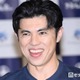 小島よしお、2歳息子との仲良しディズニーショット公開「すくすく大きくなってる」「いたずらっ子で可愛い」 画像