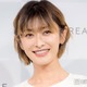 山田優、ミニ丈から圧巻美脚スラリ 幸せ感じた子どもからの“一言”明かす 画像