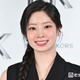 TWICEダヒョン、美脚際立つスポーティーコーデに「透明感バグってる」「美しすぎる」と反響 画像