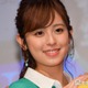 第1子出産の久慈暁子、カリフォルニアディズニー満喫ショット公開 美肩ライン際立つ白オフショル姿に「女神様みたい」「透明感が半端ない」と反響 画像