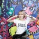 村重杏奈の妹・マリア「ジャケ写みたいで神」約35年前の父親の姿公開「ワイルドで男前」「迫力満点」と反響 画像