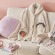 ルシファー、ナナ、マリーが“もふもふ”に！ディズニーストアに秋冬の新コレクション登場 画像