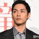 柳楽優弥、デビュー当初に目指していた“意外な道”明かす「審査結果が1年くらい遅れまして」【RYUJI 竜二】 画像