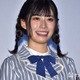 元日向坂46東村芽依、美脚際立つワンショル×ミニスカコーデに絶賛の声「透明感レベチ」「ちらっと見える肩のラインが綺麗すぎる」 画像